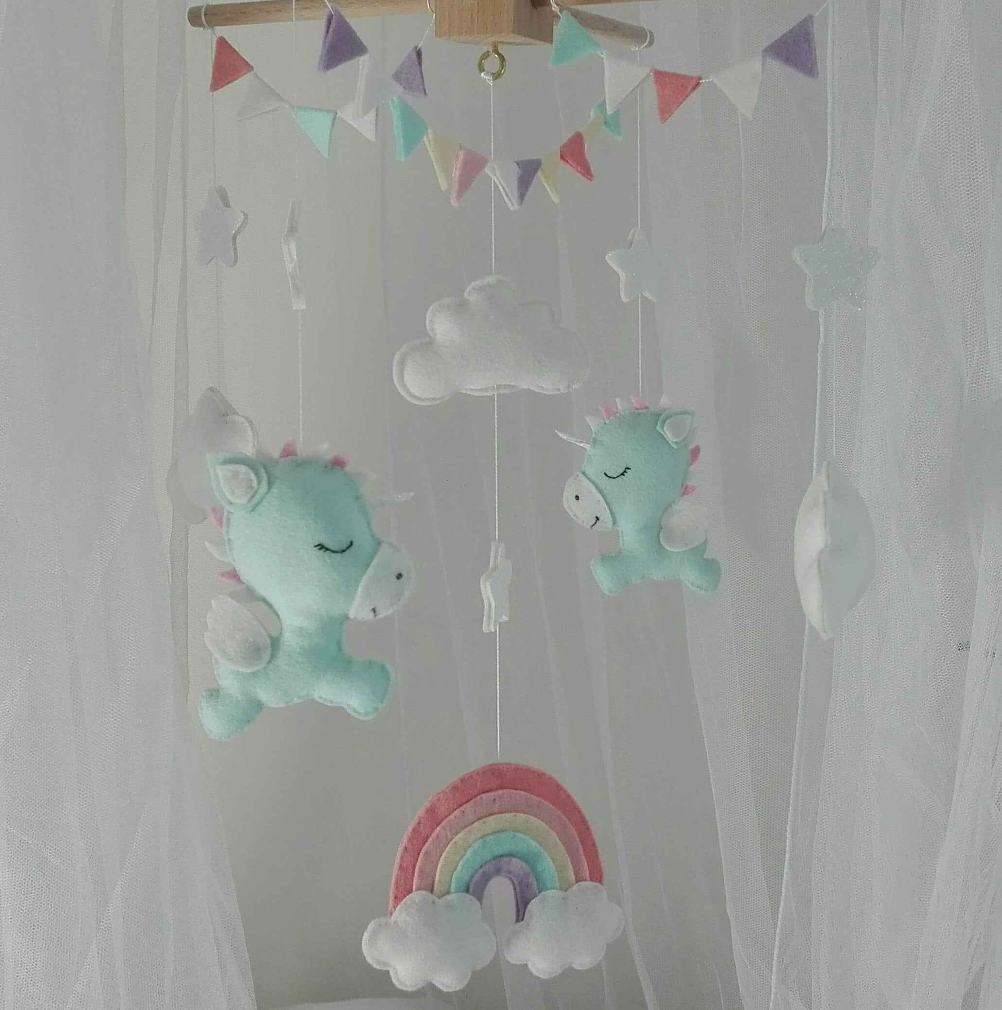 Mobile Pour Bebe Licorne Et Arc En Ciel Dodonaturel Fr