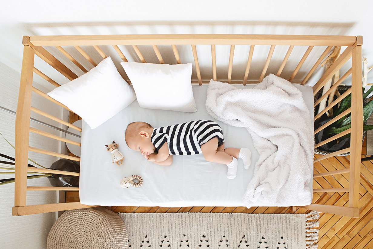 Bébé Dort Sur Le Côté, Les 7 Solutions Pour Bien Dormir.