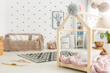 Le meilleur matelas Montessori 90x200 Créer un espace de rêve : intégrer un lit cabane Montessori dans la chambre de votre enfant