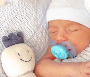 Bebe Dort Sur Le Cote Les 7 Solutions Pour Bien Dormir