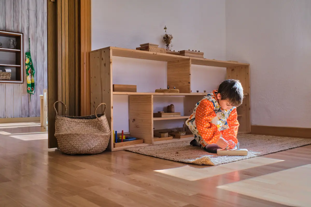 Comment créer une armoire Montessori pour votre enfant ?