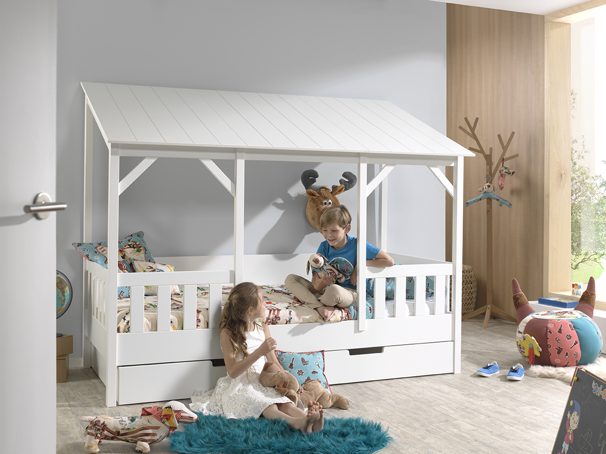 lit cabane HOUSEBED toit blanc et un lit gigogne pour cabane