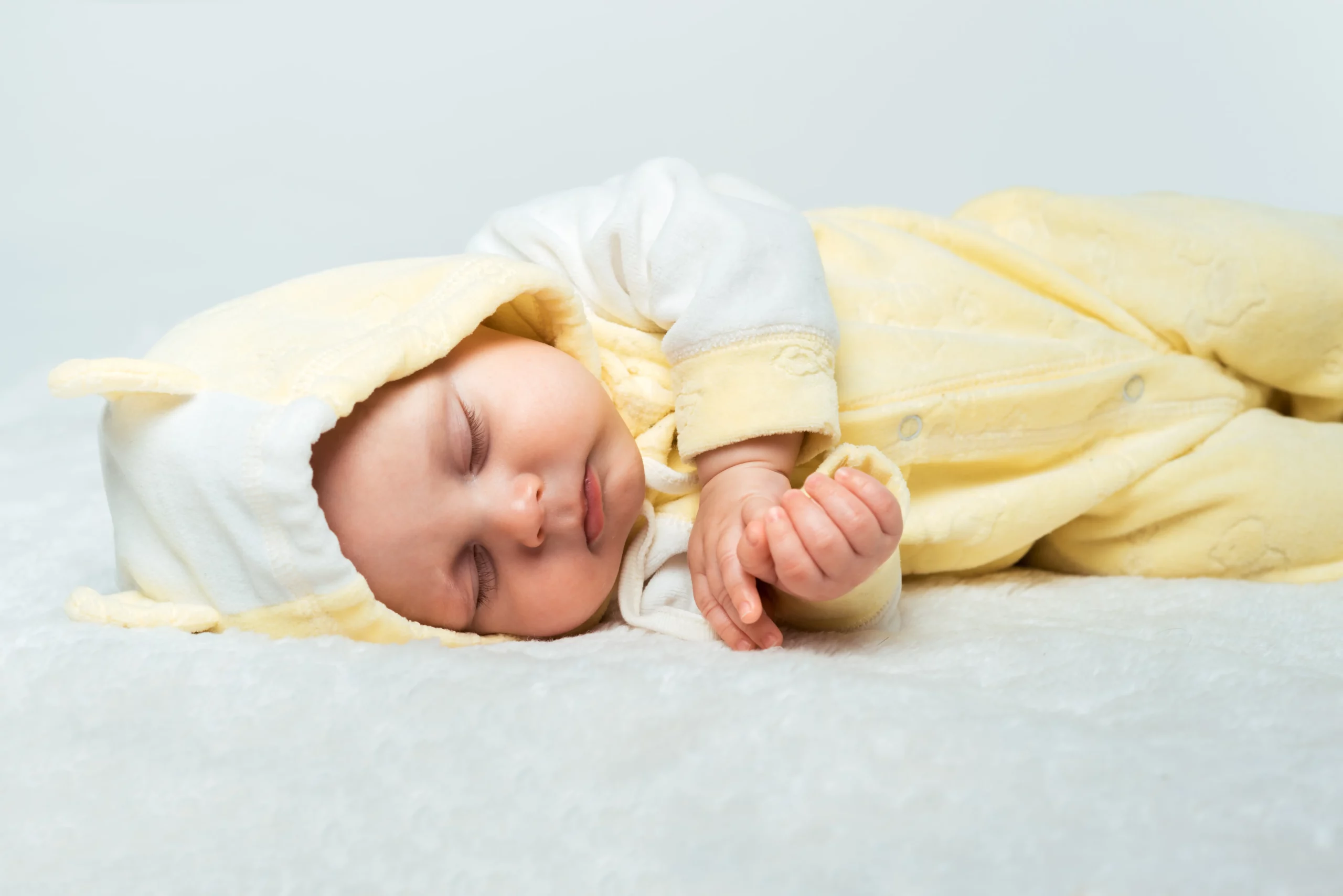 Offrez à votre bébé un sommeil paisible et sain avec notre matelas bio, garantissant un couchage sûr et naturel.