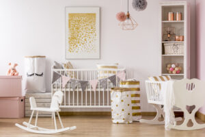 Comment le lit bébé blanc et bois peut transformer l'espace de votre enfant