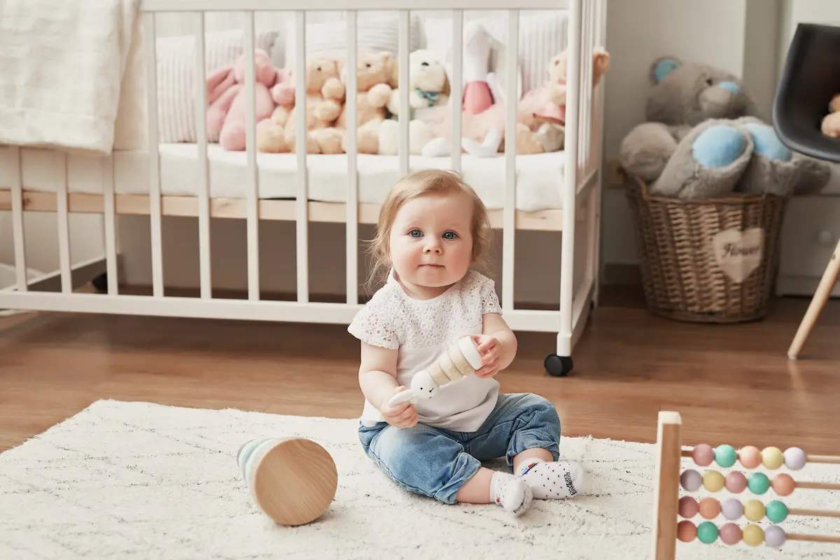 Pourquoi le lit bébé blanc et bois est le choix numéro un des parents modernes